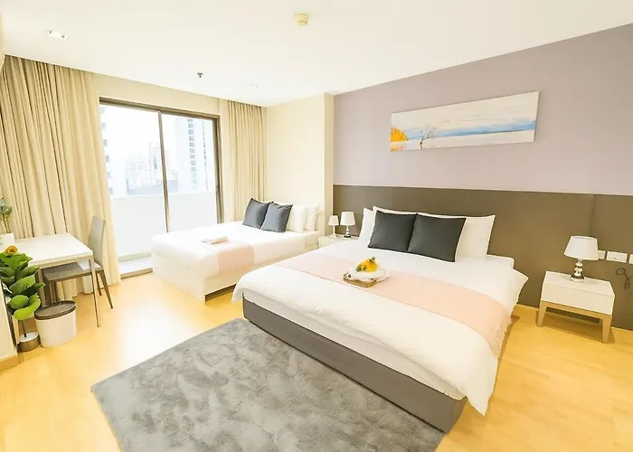 Cozy Urban Retreat In Sukhumvit Steps To Bts Nana Apartment *